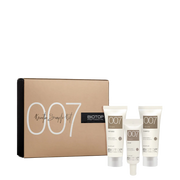 Ensemble 007 Keratin & Kale – coffret beige avec trois tubes de soins.