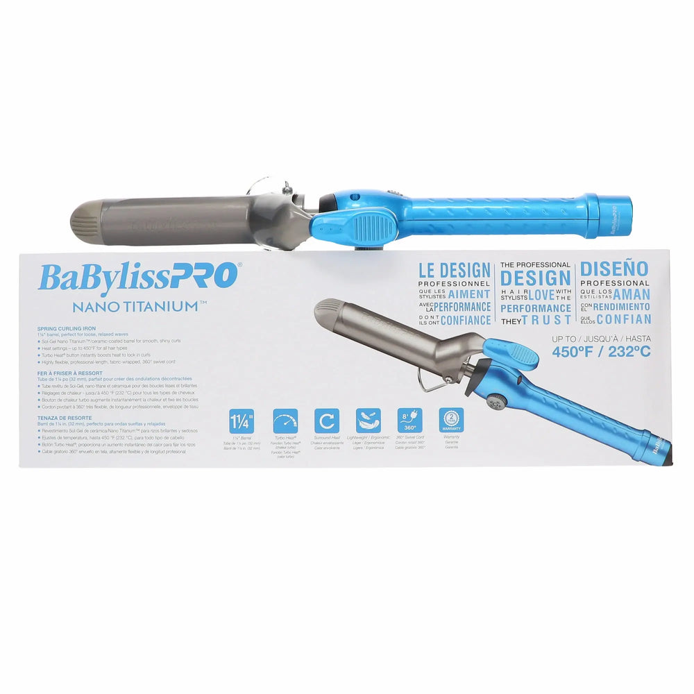 Boîte du fer à friser à ressort BaBylissPRO Nano Titanium bleu de 1 1/2pouce  atteignant une température de 450°F (221°C).
