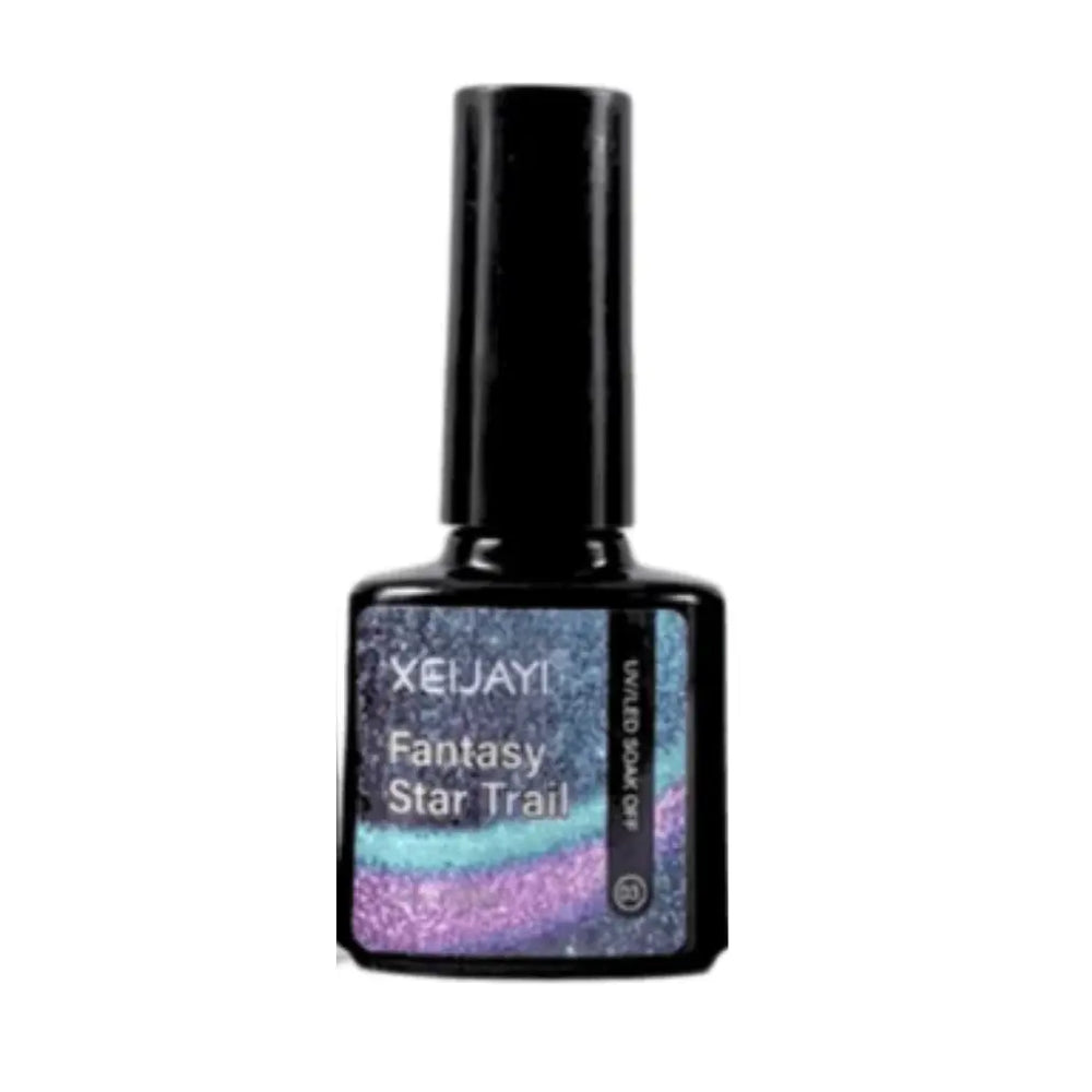 Manucure avec vernis gel magnétique effet œil de chat, montrant la ligne de lumière réfléchissante