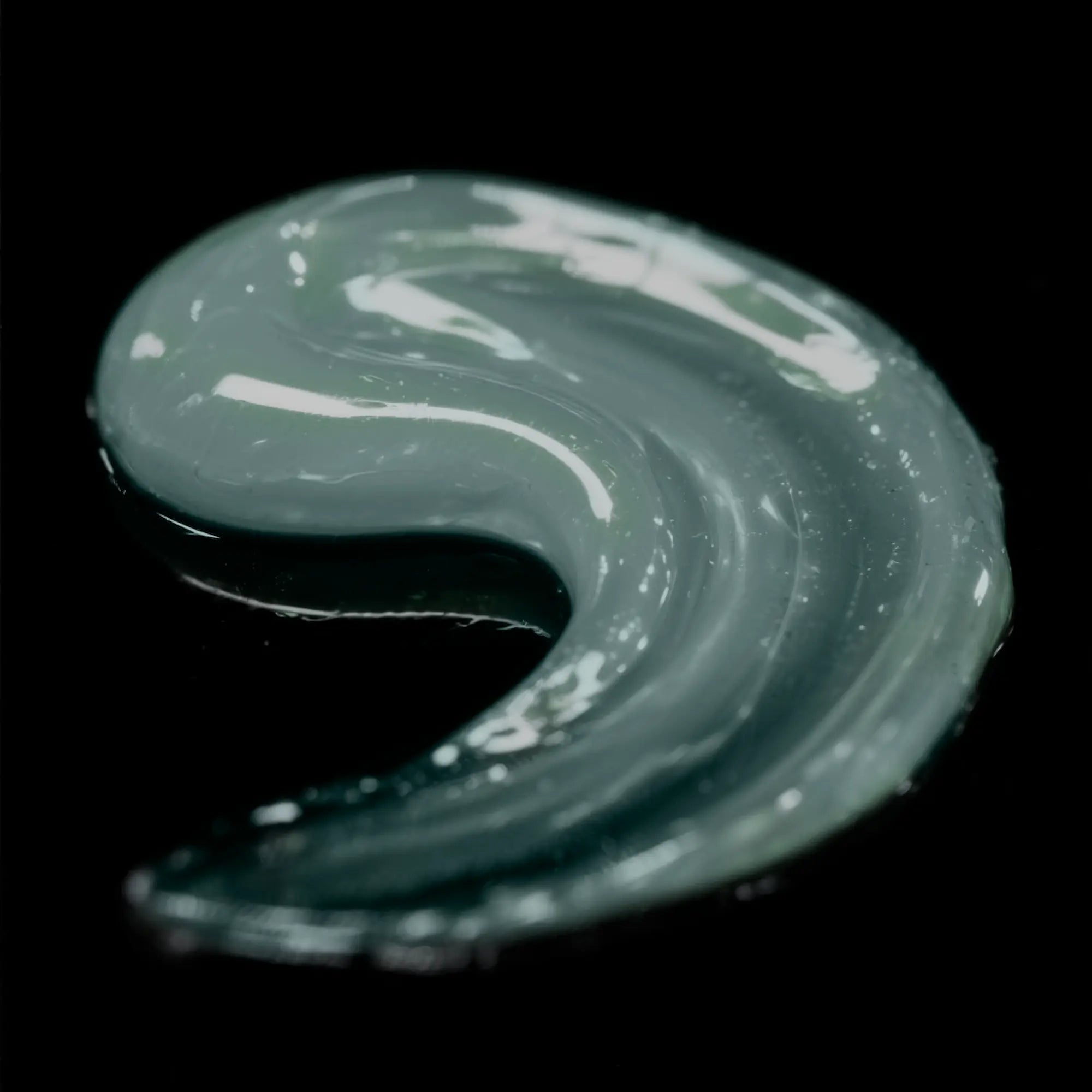 Traitement gloss couleur semi-permanent Sebastian Professional Cellophanes nuance Clear Shine, sans ammoniaque et sans peroxyde pour une brillance élevée et un renforcement des cheveux 300ml.