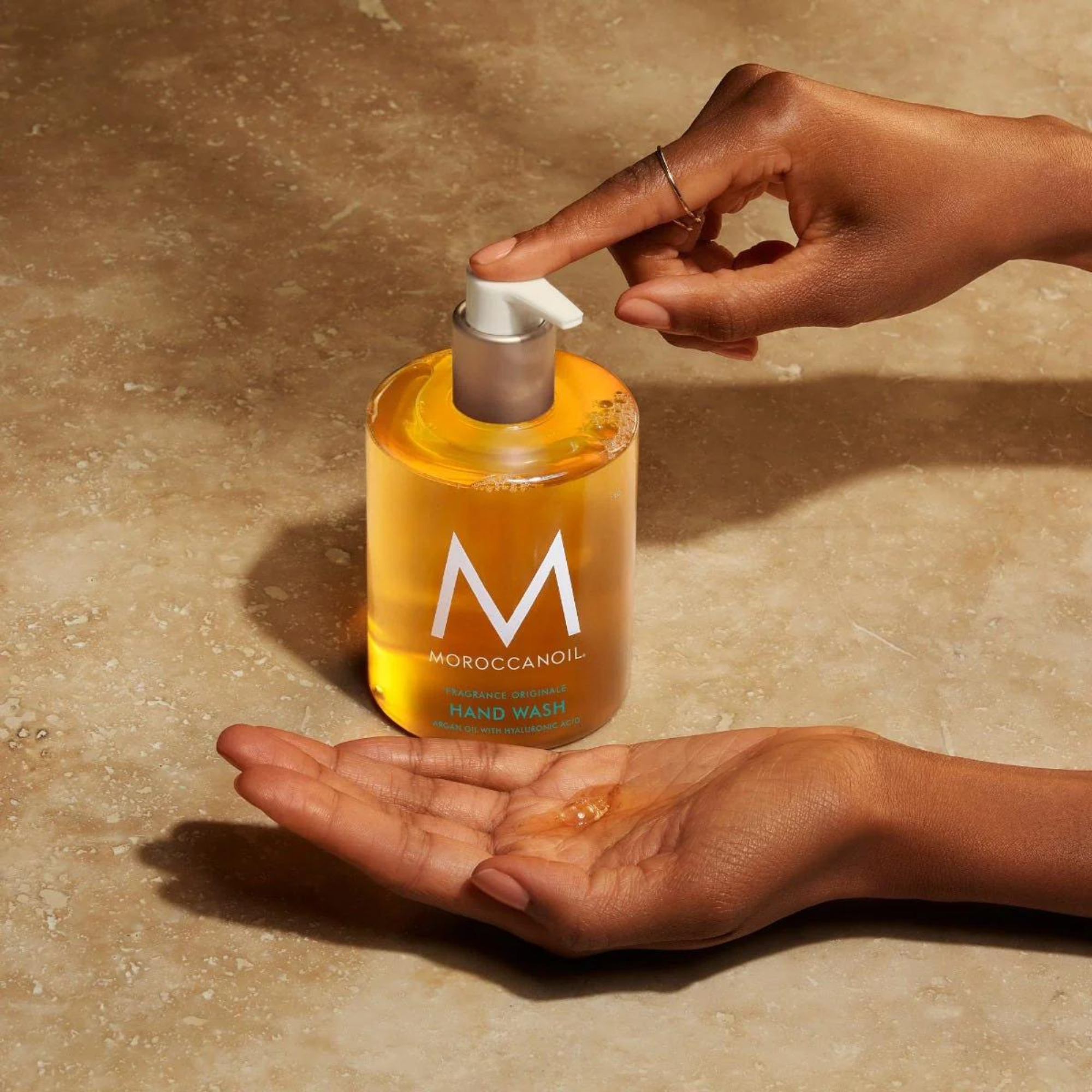 MOROCCANOIL_Hand - Savon pour les mains_360ml-_Gisèle produits de beauté