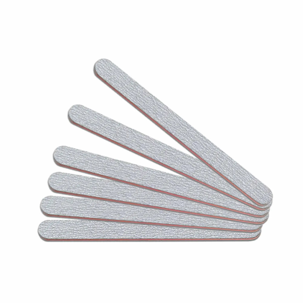 Lot de mini limes à ongles zébrées Silkline grises et roses pour manucure et pédicure professionnelle hygiénique sur fond blanc.