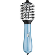Brosse à air chaud ionique ovale BaBylissPRO Nano Titanium : outil pour sécher et coiffer en une étape, ajoutant volume et brillance.