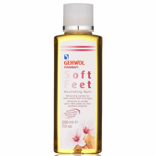 Bouteille de 200ml de Fusskraft Soft Feet Bain nourrissant à l'amande et à la vanille pour le soin des pieds et des jambes sur fond blanc.