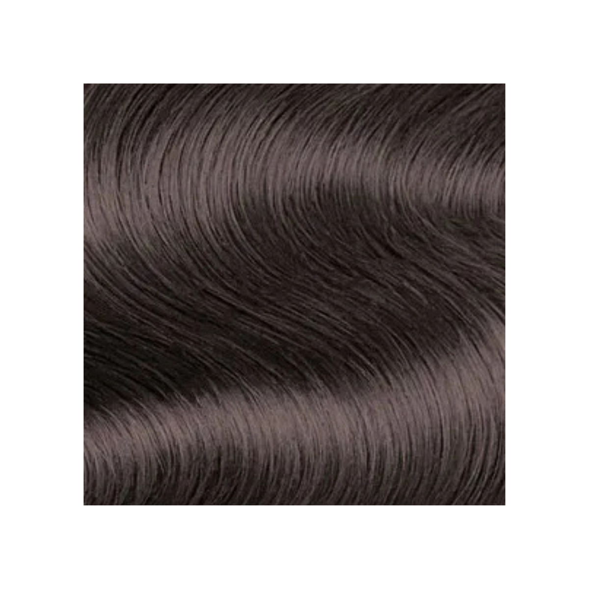 Tube de 60 ml de crème colorante Koleston Perfect ME+ 5/18
. L'emballage indique une technologie anti-dommages Metal Purifier et une couverture des cheveux blancs jusqu'à 100 %. 