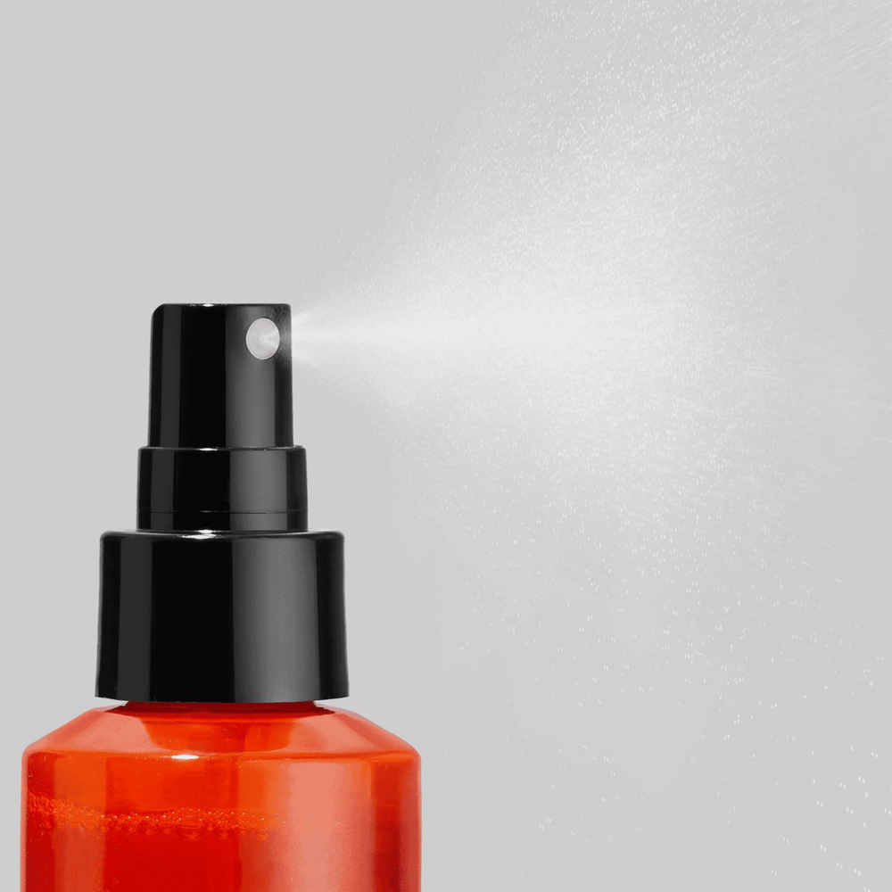 MATRIX_Mega Sleek - Iron Smoother - Spray anti-frisottis sans-rinçage_250ml-_Gisèle produits de beauté