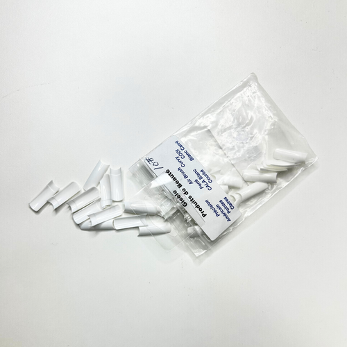 Prothèse ongles pointes blanches